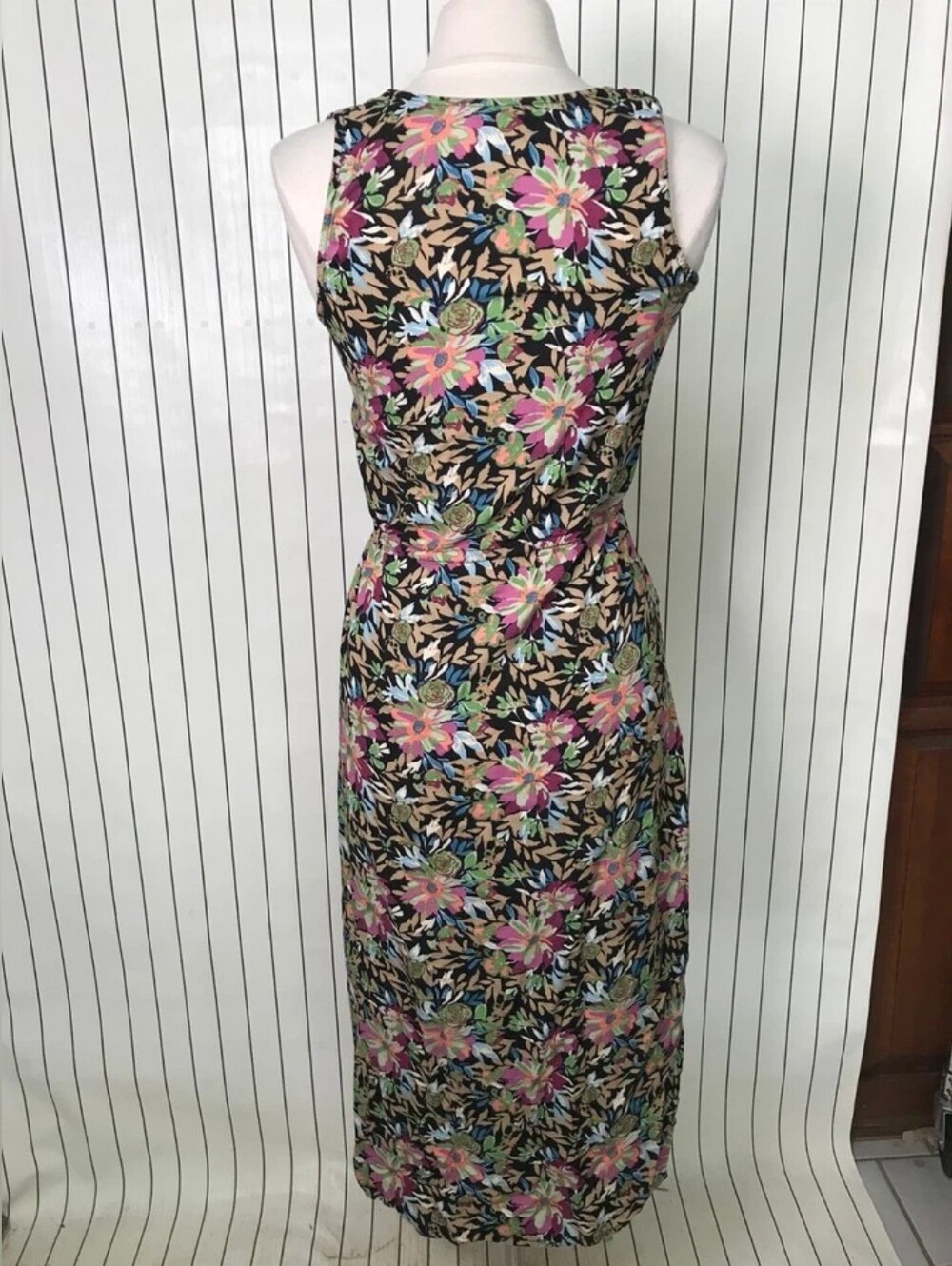 Floral Sleeveless Midi Dress in Black with Pink & Blue Flowers - Picture 3 of 4